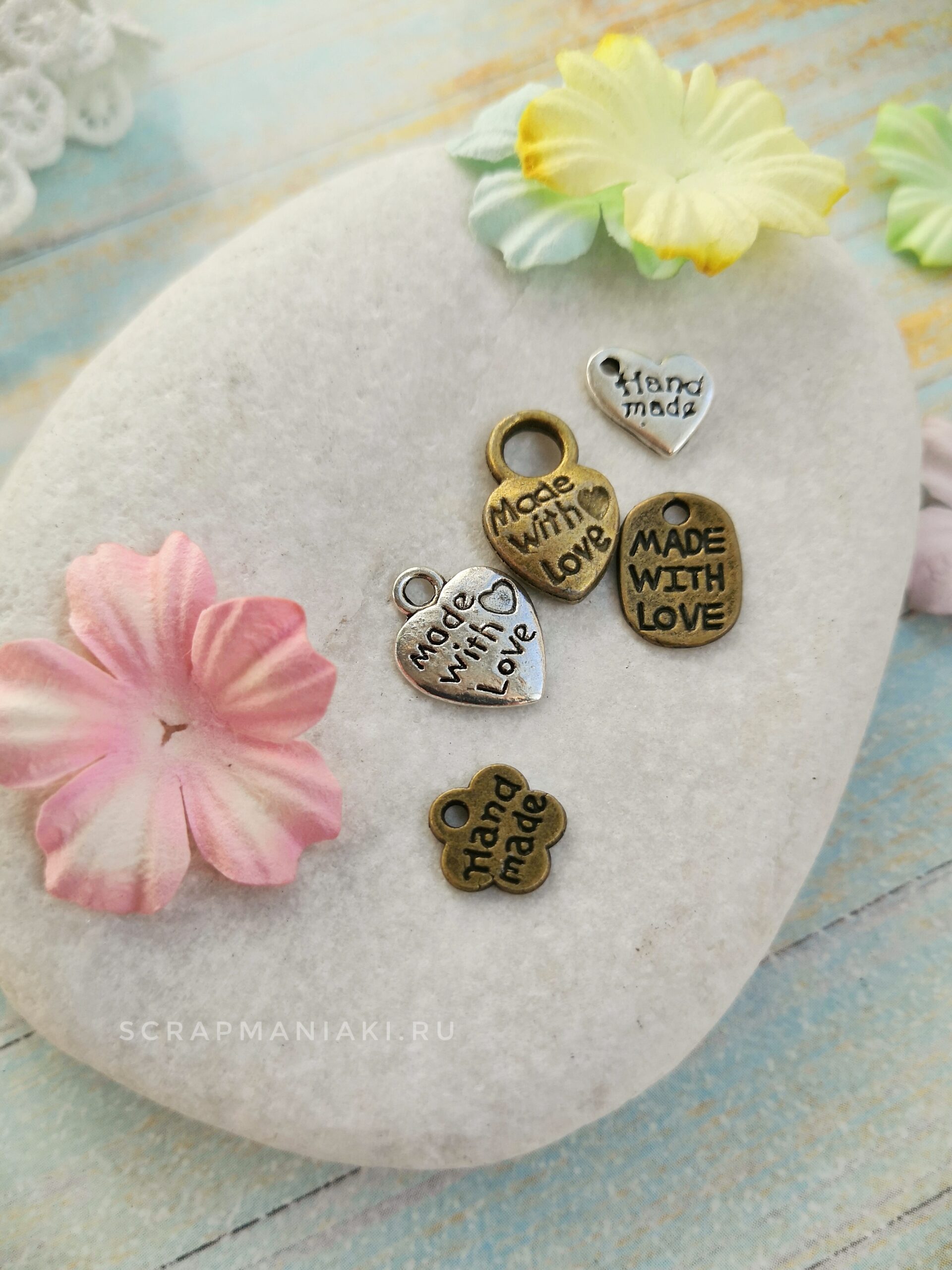 Металлическая подвеска Сердечко Made with love Бронза — изображение 2